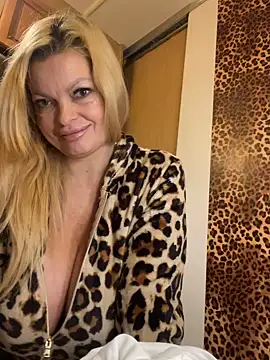 DivaVonTease - Showertime