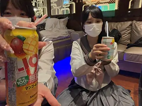 Y-u-r-a-33 - 二人で谷間寄せ💕︎