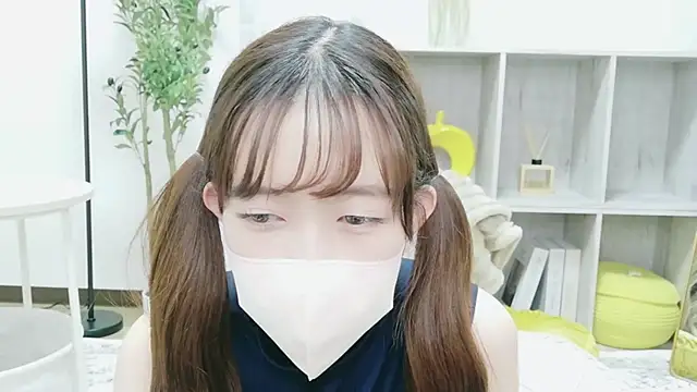 Sana_84 - 下もぽいしてお尻突き出し四つん這い🍑