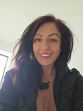 Risky_woman - FRONT STRANGERS .NAKED SQUIRT win whatsp