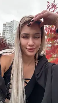KikiWatson - Show naked ass in public 😍🔞