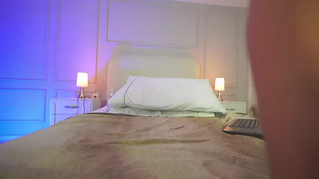 Millie_w - oil in boobs + massage