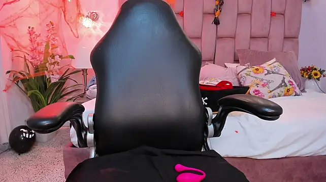 Tatianacrow - Naughty Pirate Boobs Show and bounce