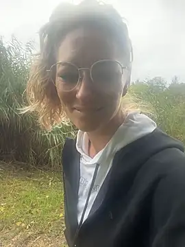 Miss__Nikita - Show both boobs and lik them