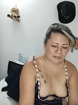 Angi_daw - Dildo in my pussy and squirt
