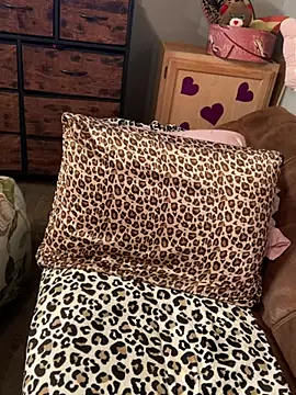 BettyCock - This MILF likes it nasty and dirty Daddy