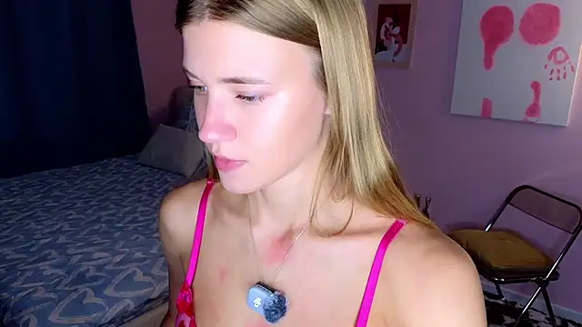 AnneFoxy - Naked booty close up tease