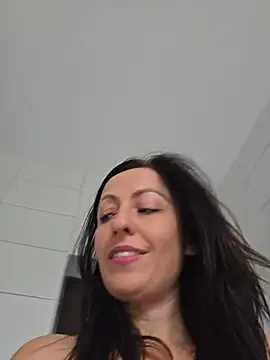 Risky_woman - FRONT STRANGERS .NAKED SQUIRT win whatsp