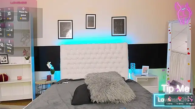 KiraNeeww - play pussy dildo