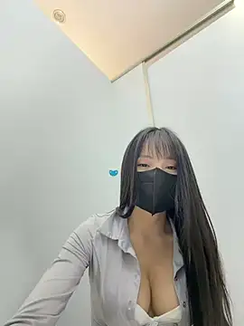 Xiao-Lin - 户外男厕小便池琅琊假阳具抽插2分钟