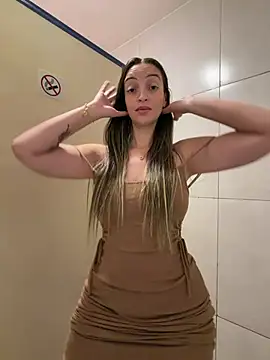 BelleLouiseVp - Shake my ass now
