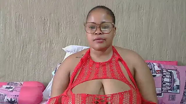 JuicyHoneyXO - Rub Boobs
