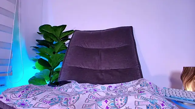 Tati_cardenas - Ride dildo🍆🍑