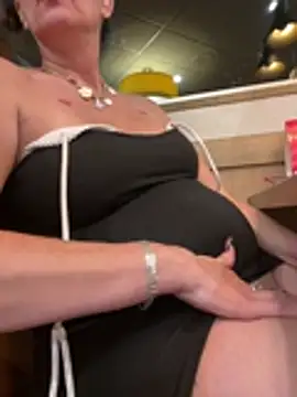 TheDime - Squirting show