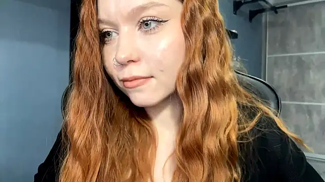 WanaMonroe - Squeeze boobis<3