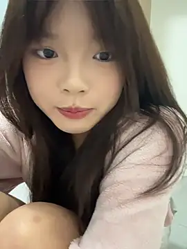 Youbaby-Love - 今天有家人不敢玩小粉脱上衣2f z