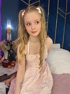 LilianHowards - suck n lick my fingers