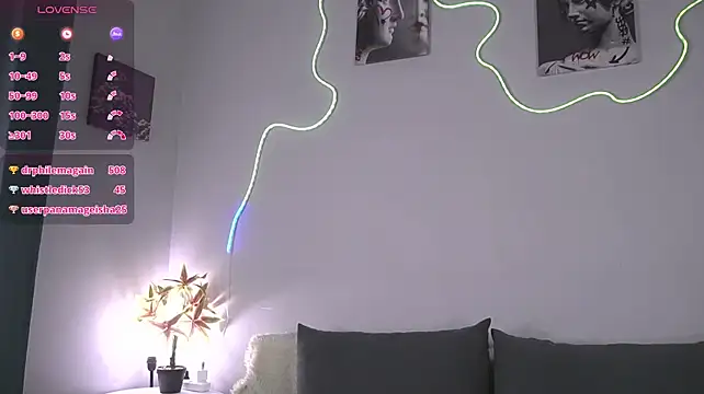 Minty_bite - Big juicy boobs play