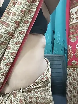 Beauty_Queen_Saniya - Show Big boobs