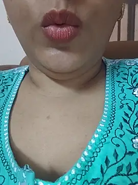 Arushi9490 - Ass show