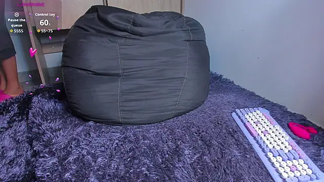 1Ashley_ - 1 fingers in pussy