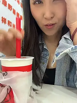 Doreennn - 车上有侄子，带他去剪头发，不能叫