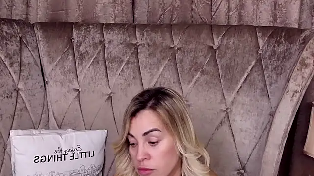 BustyGizelle - naked show play my pussy