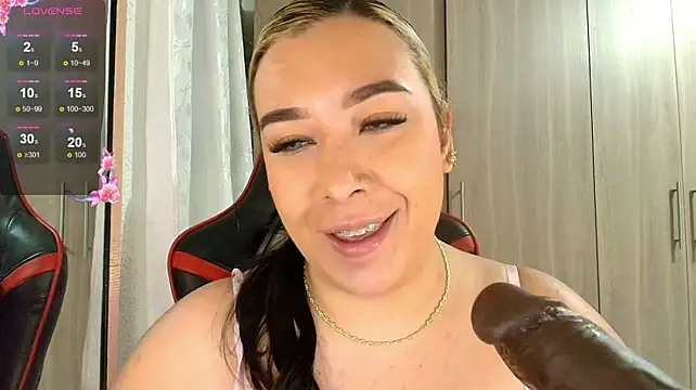 Leahtemptation3 - saliva play