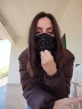 Akemi_rossi - Outdoor giro nudo