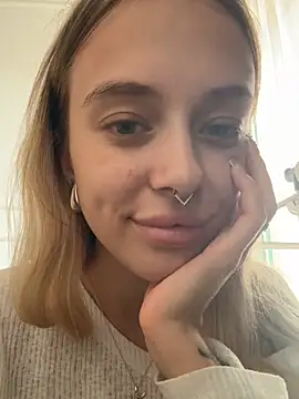 Enjoy_my_beauty - spread my toes CLOSE UP