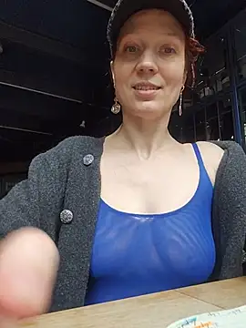 Exhibitionsplit - MAKE me CUM in Public ♤SQUIRT