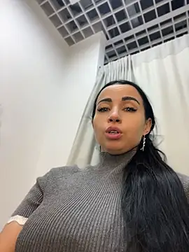 CrazzyChicks - Squirt public💦Last tip-control 188s+vid