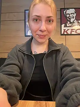 Sunny___Bunny - moan in kfc