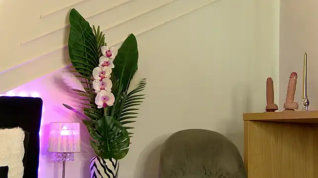 Armina_red - Do you think you can turn me on?