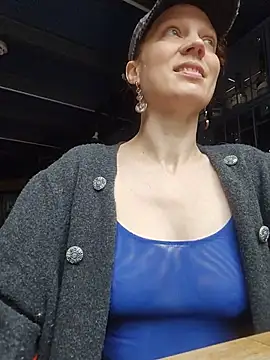 Exhibitionsplit - MAKE me CUM in Public ♤SQUIRT