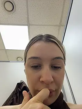 SashaCatt - Masturbation+pinching nipples 🍒