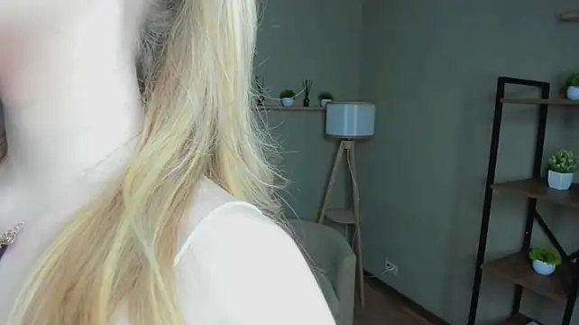 BlondeMiaX - Take off my skirt