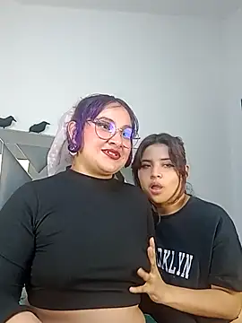 Liily_Foxxy - spanking Foxxy's butt