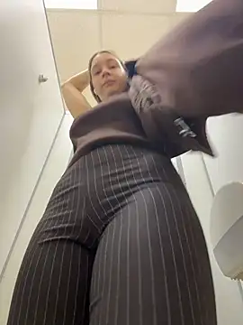 SashaCatt - Masturbation+pinching nipples 🍒