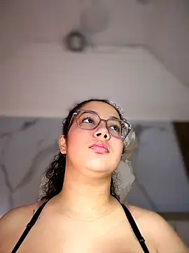 LunaRosse_ - Tease boobs + Spit +Lick nipples
