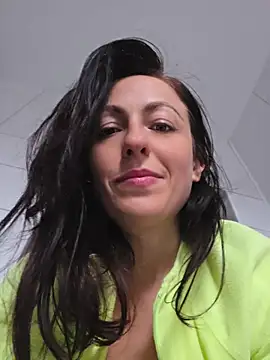 Risky_woman - FRONT STRANGERS .NAKED SQUIRT win whatsp