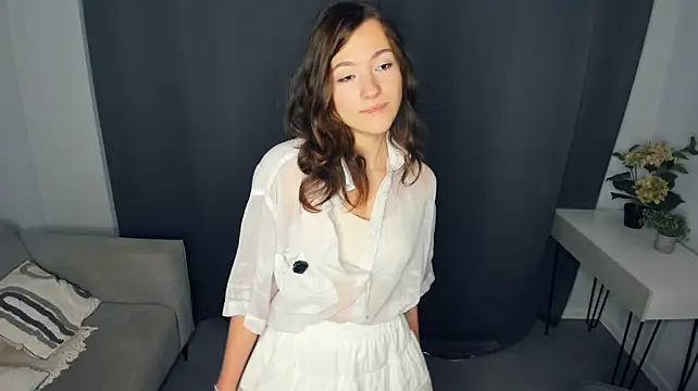 WendiArgie - Playful body turn 🔄😉