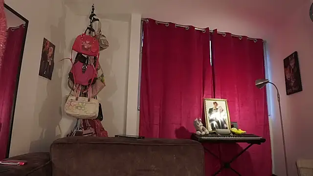 AngelinaNoAngel - oil tits,ass. suckanjerk on with tits.