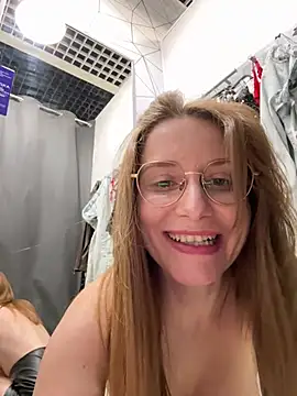 FReyja_44 - Slap a wet pussy