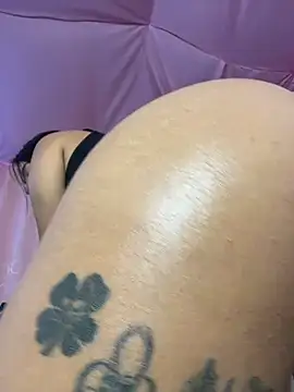 Mia_Bloom15 - show tits + oil