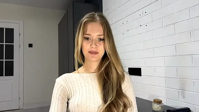 ZaidaSchwarten - sit on the cam with my ass🥰