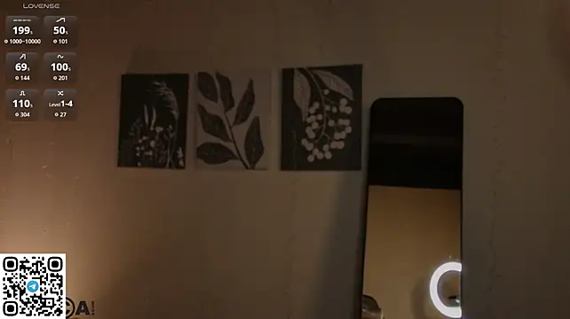 Krisss_Kiss54 - tease with tongue!