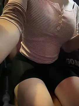 May-Squirt - Make my dress wet in puclic And squirt