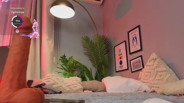 LollaStich - Lick your cock from balls to top