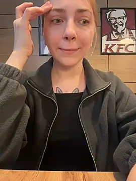 Sunny___Bunny - show tits in kfc